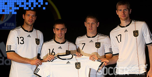5. Germany 2010 Player Version Home Jersey